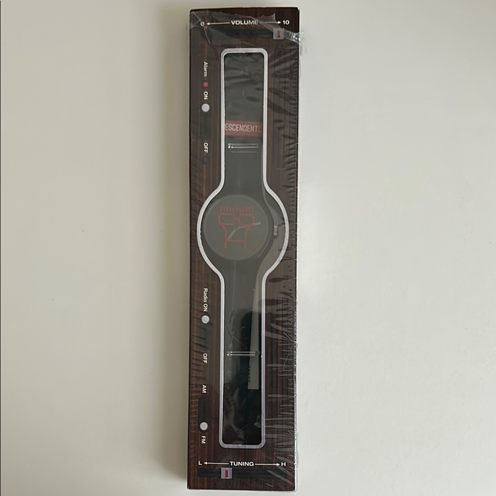 Descendents Vannen Watch 2017 Punk Milo
Needs battery
Numbered n Signed 36/500